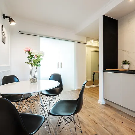 Apartment P&o Emilii Plater 3